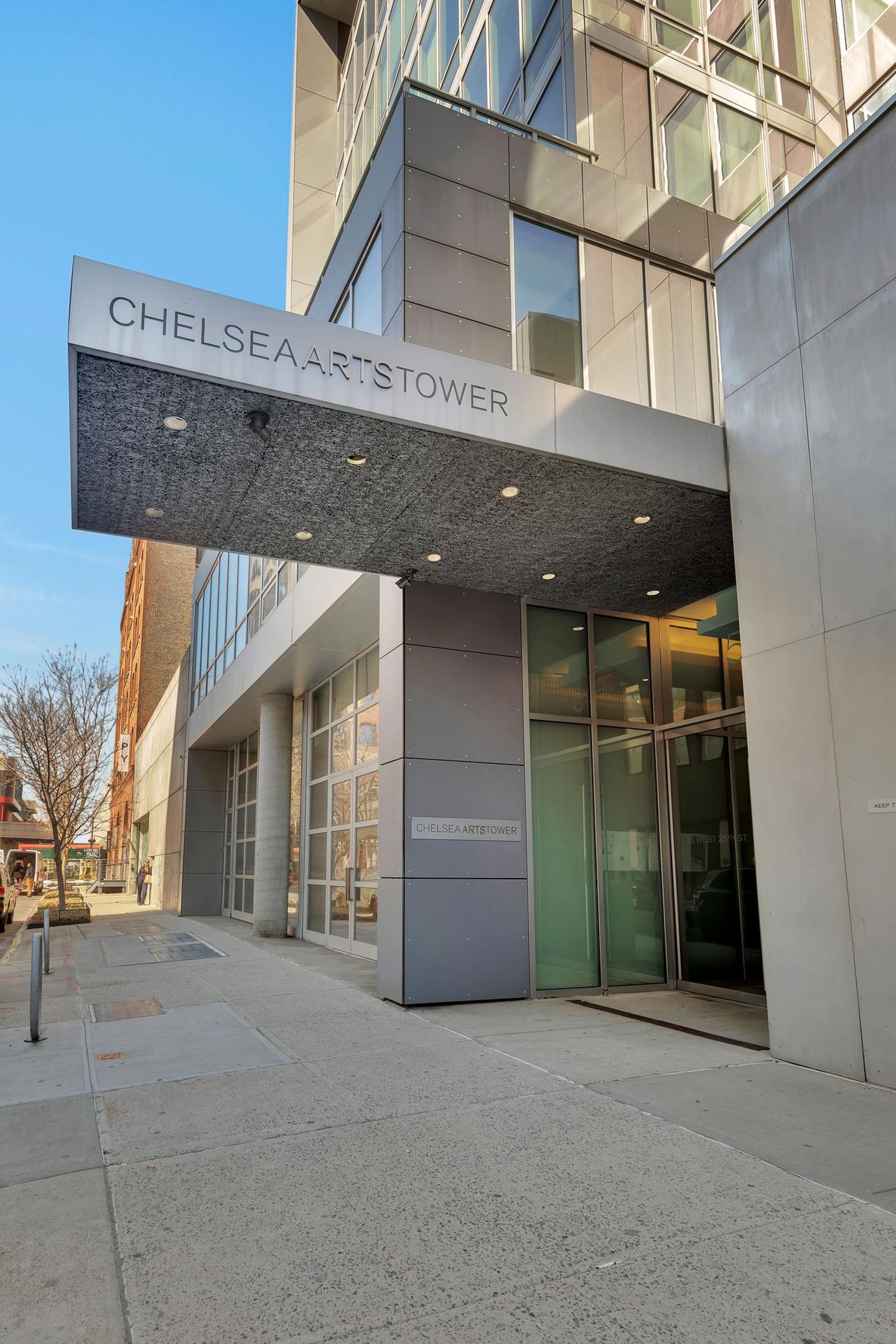 Der Eingang zum Chelsea Art Tower