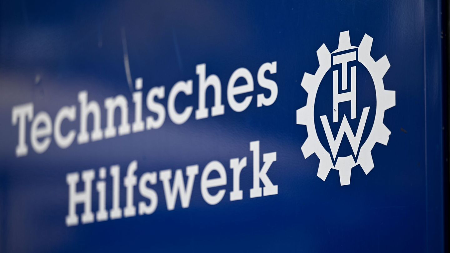 Auch das THW ist im Einsatz. (Symbolbild) Foto: Hendrik Schmidt/dpa