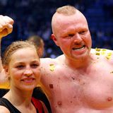 Stefan Raabs Irokesenfrisur 2007 sorgte insbesondere im Zusammenhang mit seinem Boxkampf gegen Regina Halmich für viel mediale Aufmerksamkeit und Kommentare. In der Presse wurde der Look als "martialisch" und als "psychologische Waffe" beschrieben. 