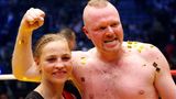 Stefan Raabs Irokesenfrisur 2007 sorgte insbesondere im Zusammenhang mit seinem Boxkampf gegen Regina Halmich für viel mediale Aufmerksamkeit und Kommentare. In der Presse wurde der Look als "martialisch" und als "psychologische Waffe" beschrieben. 