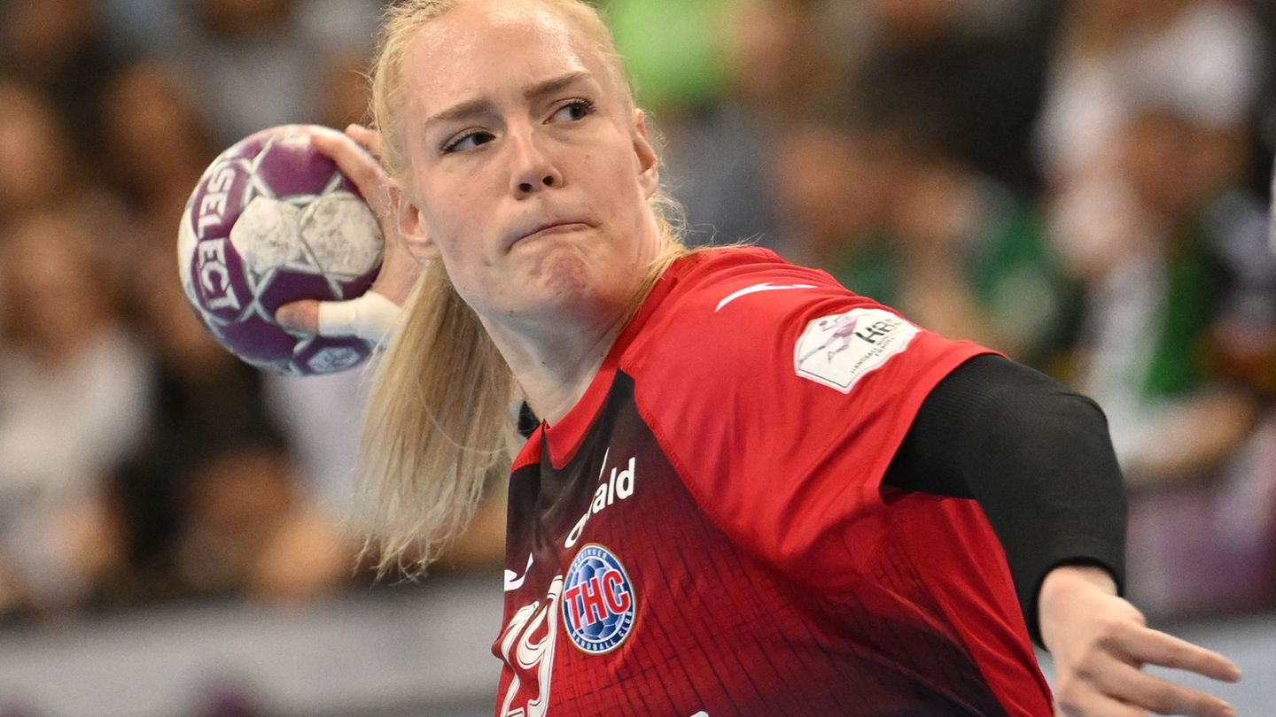 Johanna Reichert führte die Bundesliga-Handballerinnen des Thüringer HC beim 29:29 in Buxtehude als beste Werferin an. (Archivbi