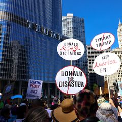 Trump demonstriert seine Macht - und in Chicago kocht die Stimmung hoch. (Archivbild) Foto: Anthony Vazquez/Chicago Sun-Times/AP