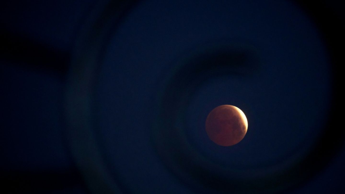 Eine Mondfinsternis im März 2005 in Spanien