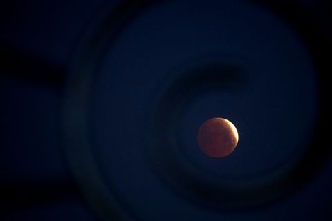 Eine Mondfinsternis im März 2005 in Spanien