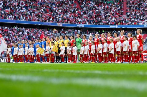 Große Kulisse: Mehr Fans hatte noch kein Vereinsspiel zweier Frauen-Teams in Deutschland. Foto: Sven Hoppe/dpa