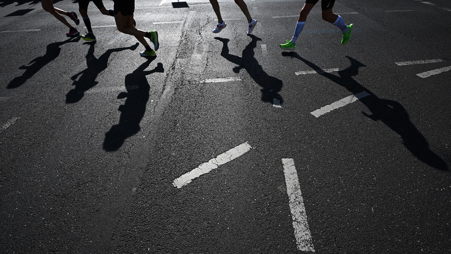 Zur Einstimmung auf den großen Marathon können Lauf-Fans heute Sportler in Reinickendorf anfeuern. (Archivbild) Foto: Sebastian