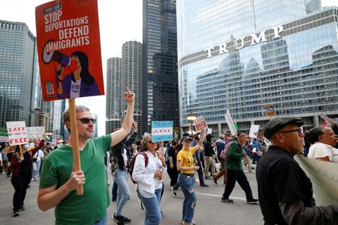 Demonstranten vor Trump-Tower in Chicago