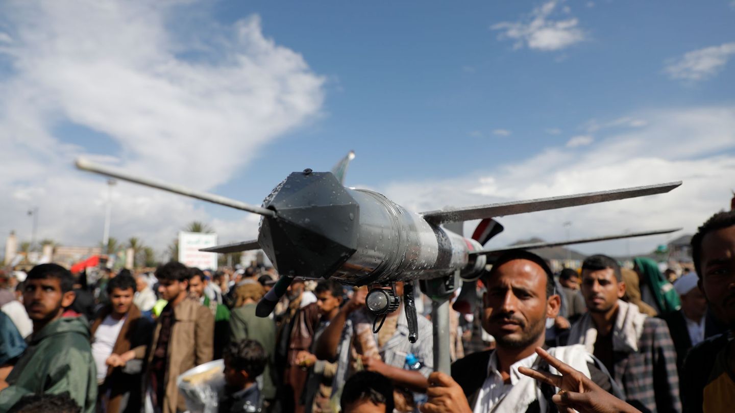 Conflict in the Middle East: Military: Drone in the airport in the south of Israel