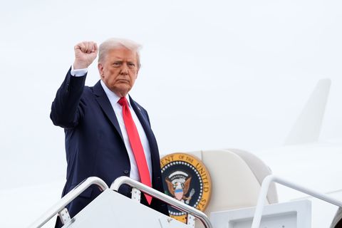 Donald Trump äußert sich zu möglichen weiteren Russland-Sanktionen. Foto: Manuel Balce Ceneta/AP/dpa