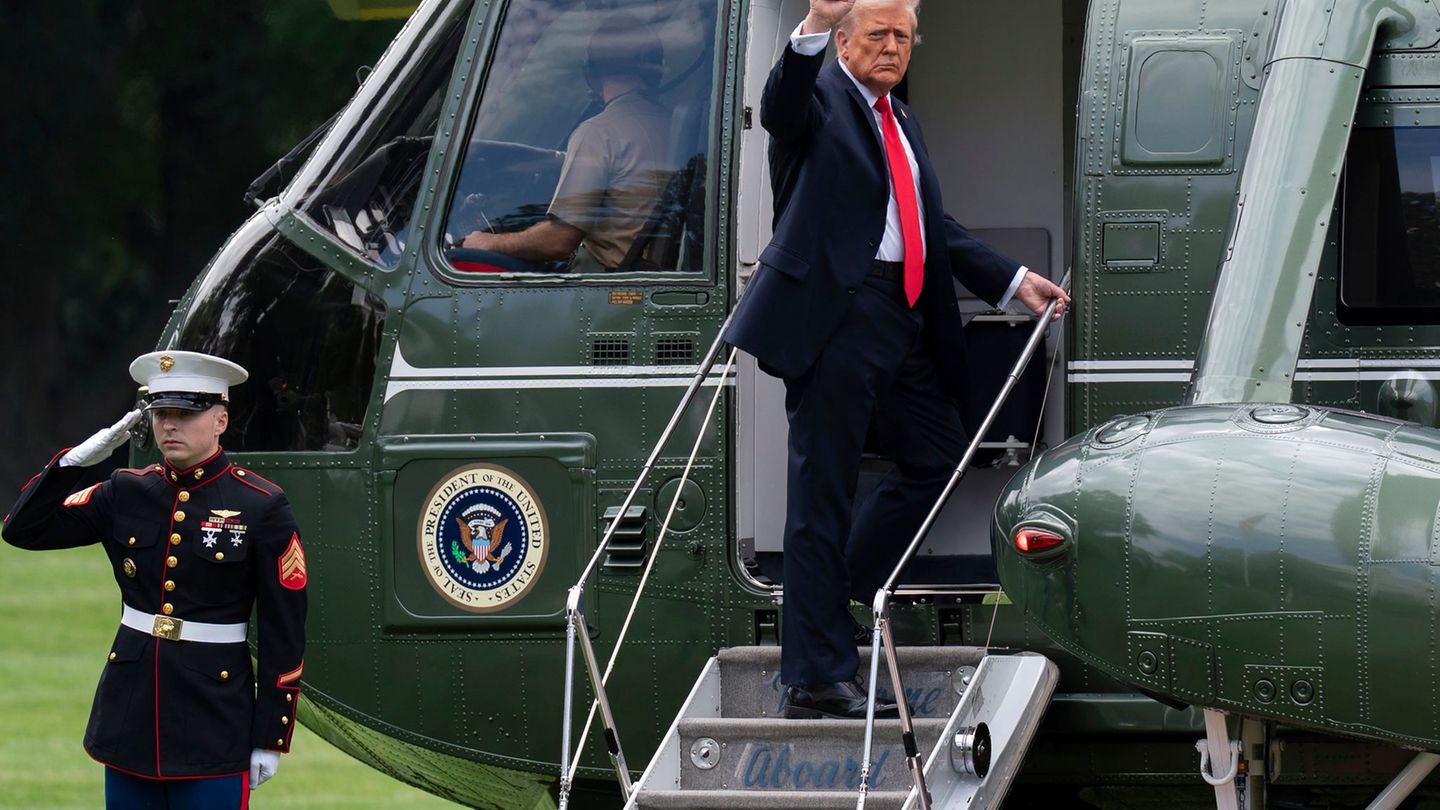 US-Präsident Donald Trump flog zum Finale der US Open nach New York. Foto: Jose Luis Magana/FR159526 AP/AP/dpa