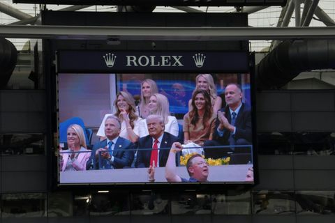 Trump auf Großbildschirm im Stadion in New York