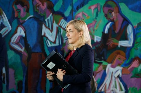 Bundesgesundheitsministerin Nina Warken im Juni