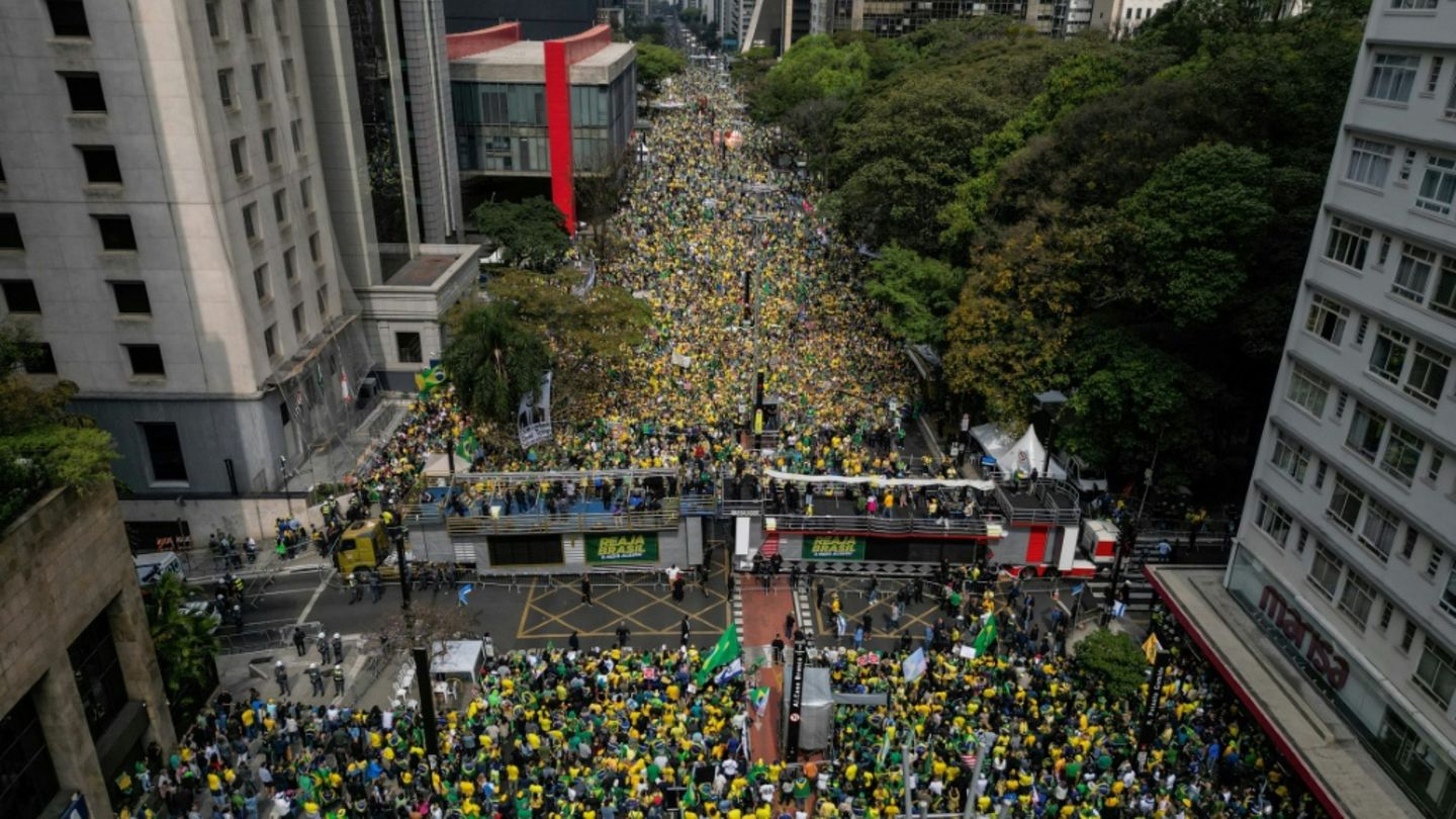 Tausende Bolsonaro-Anhänger demonstrieren in Sao Paulo