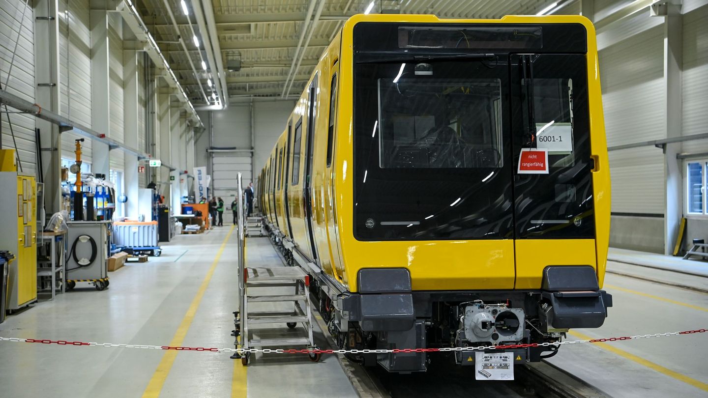 Die neue U-Bahn-Baureihe JK geht am Montag in den Betrieb und soll die angespannte Situation im Berliner Nahverkehr entlasten. (