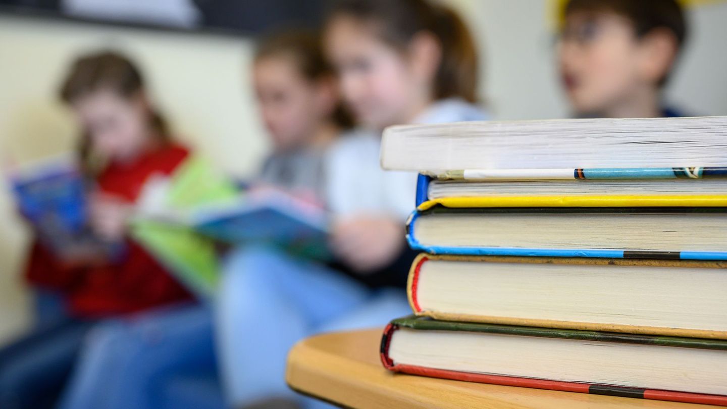 Längst nicht alle Kinder können nach der Grundschule gut lesen. (Symbolbild) Foto: Sebastian Gollnow/dpa