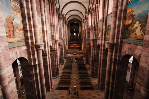 Im Dom zu Speyer öffnen sich am Tag des offenen Denkmals erstmals die Türen der Sakristei. (Archivbild) Foto: Uwe Anspach/dpa