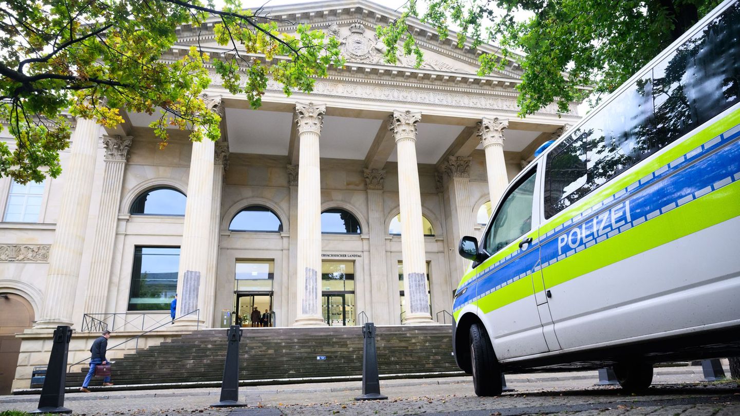 Wie gut ist der niedersächsische Landtag geschützt? Die CDU sieht Nachholbedarf. (Archivbild) Foto: Julian Stratenschulte/dpa