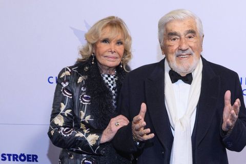 Seinen 95. Geburtstag möchte Mario Adorf im kleinen Kreis mit seiner Frau Monique und einigen Gästen feiern. Das Paar ist seit