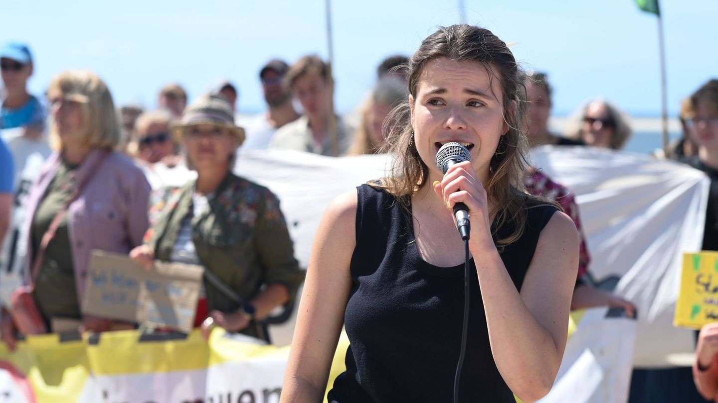 Luisa Neubauer sagt zu Gas-Bohrungen bei Borkum: "Das ist nicht nur falsch, das ist gefährlich." (Archivbild) Foto: Lars Penning