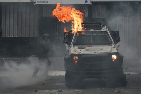 Brennendes Fahrzeug in Santiago de Chile