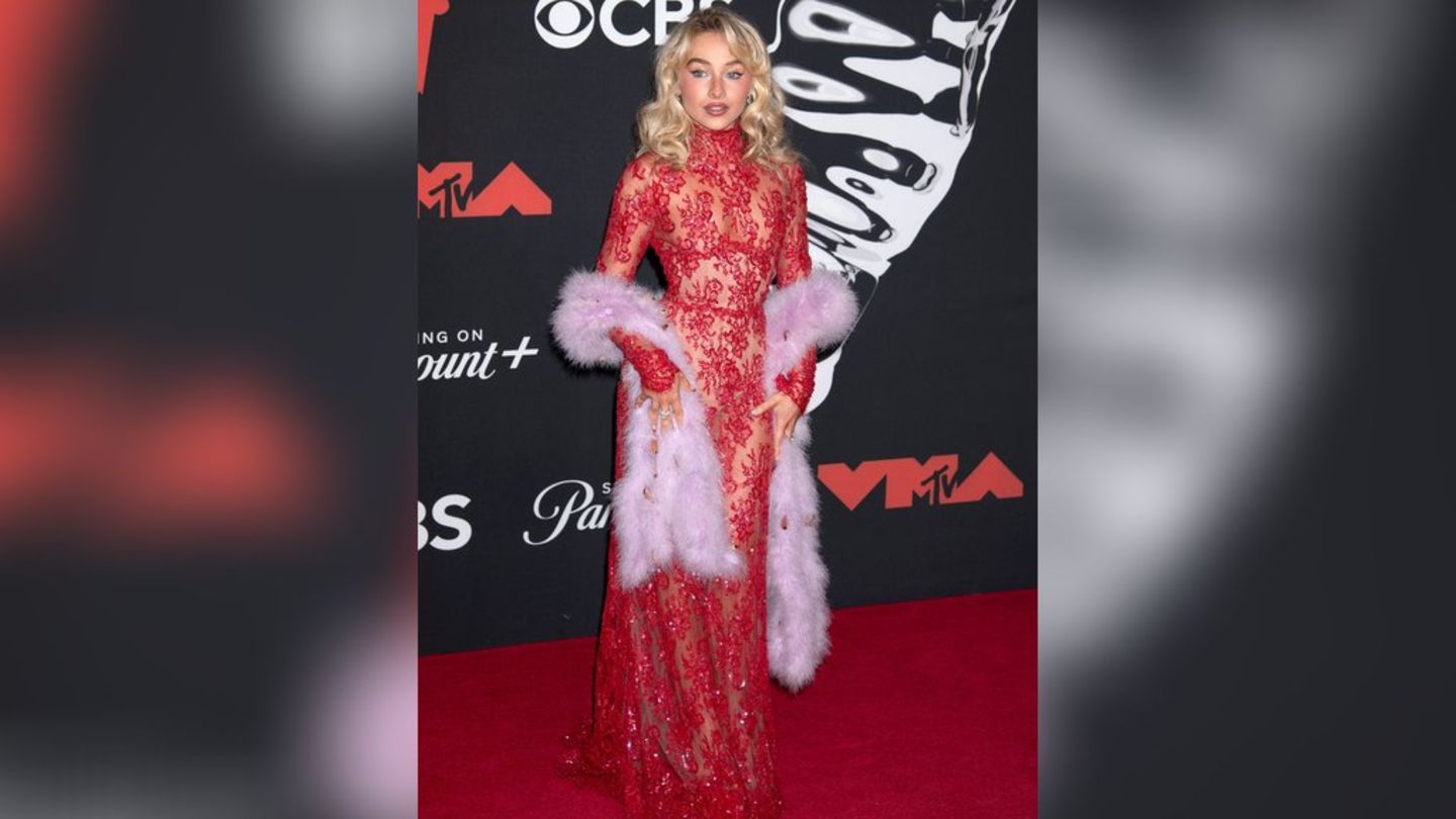 Sabrina Carpenter auf dem roten Teppich der MTV Video Music Awards.