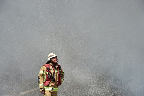 Feuerwehrmann bei Einsatz in Berlin