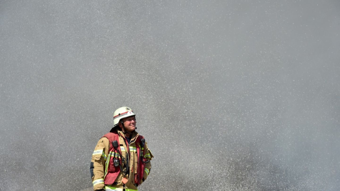Feuerwehrmann bei Einsatz in Berlin