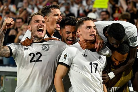 DFB-Team: Torjubel nach tollem Freistoßtreffer von Florian Wirtz