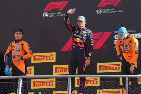 Muss das McLaren-Duo doch noch auf Max Verstappen aufpassen im WM-Kampf? Foto: Antonio Calanni/AP/dpa
