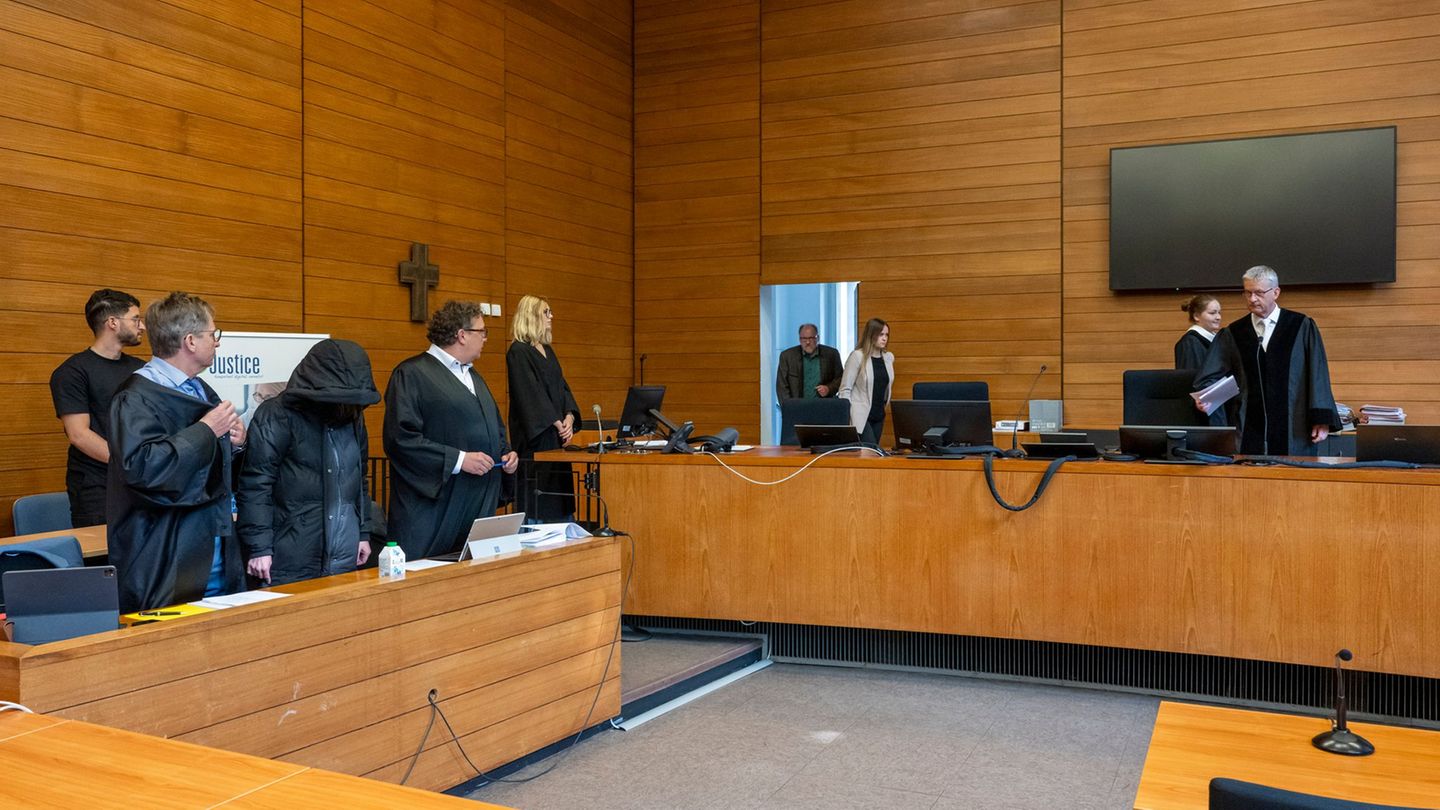 Die Frau zeigte sich untröstlich über ihre Tat. (Archivbild) Foto: Peter Kneffel/dpa