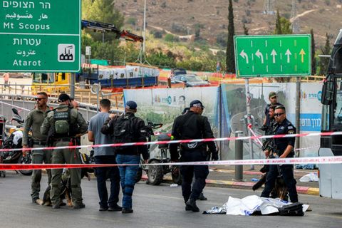 Israelische Sicherheitskräfte am Ort des Angriffs
