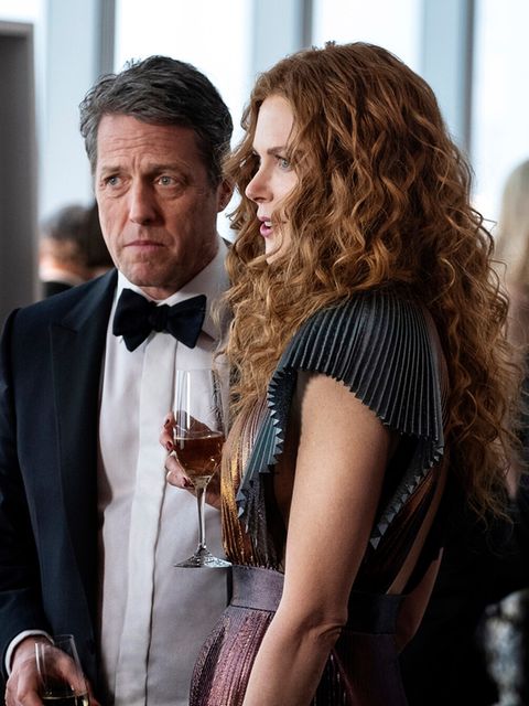 2020 schockte Hugh Grant mit einem krassen Rollenwechsel: In der sechsteiligen Serie "The Undoing" spielte er Jonathan Grant, einen erfolgreichen Arzt und Familienvater. Doch die Fassade bröckelt bald, als klar wird, dass Grant nicht nur seine von Nicole Kidman gespielte Frau hintergeht. Er wird sogar des Mordes bezichtigt