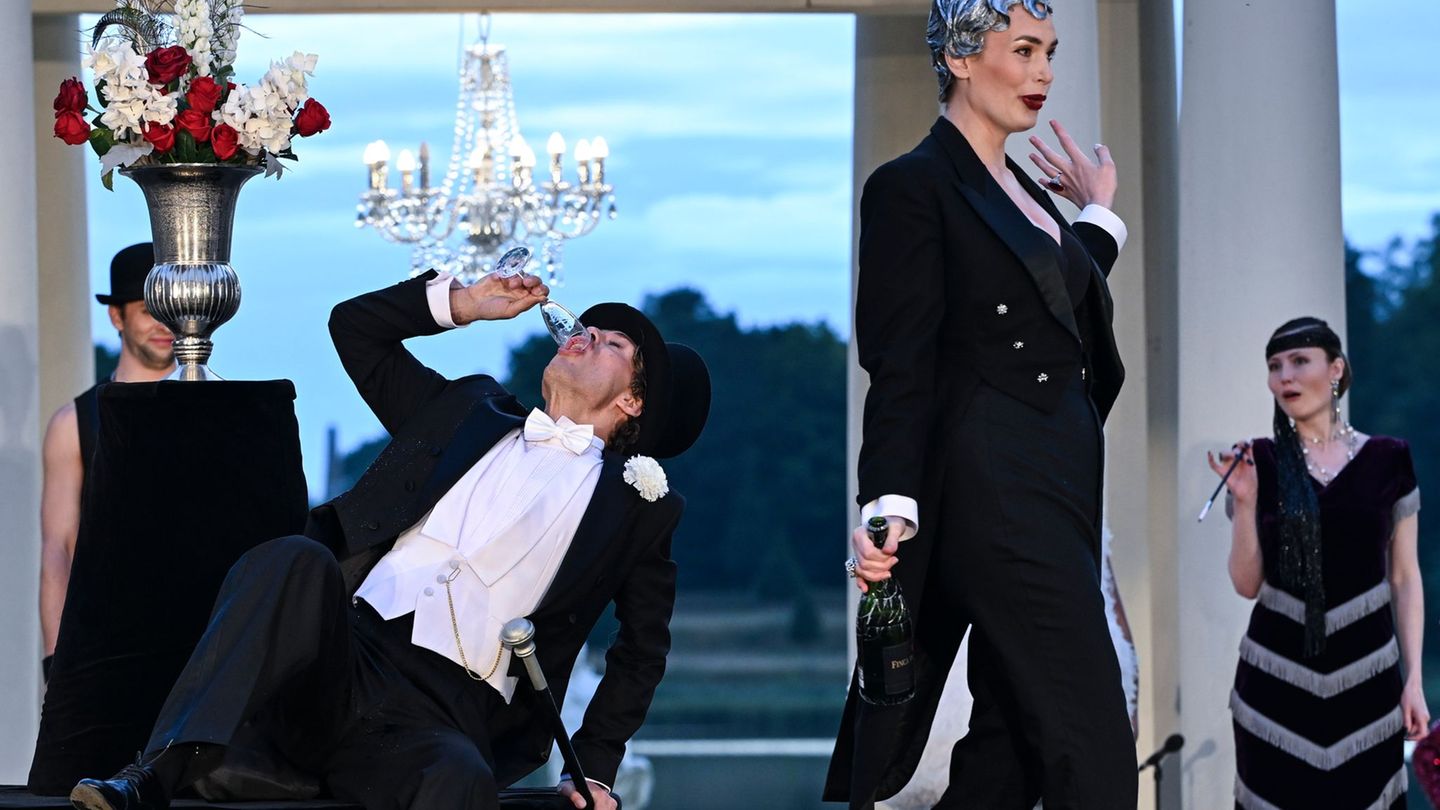 In Rheinsberg wurde auch die Operette "Die Fledermaus" aufgeführt. (Archivbild) Foto: Jens Kalaene/dpa