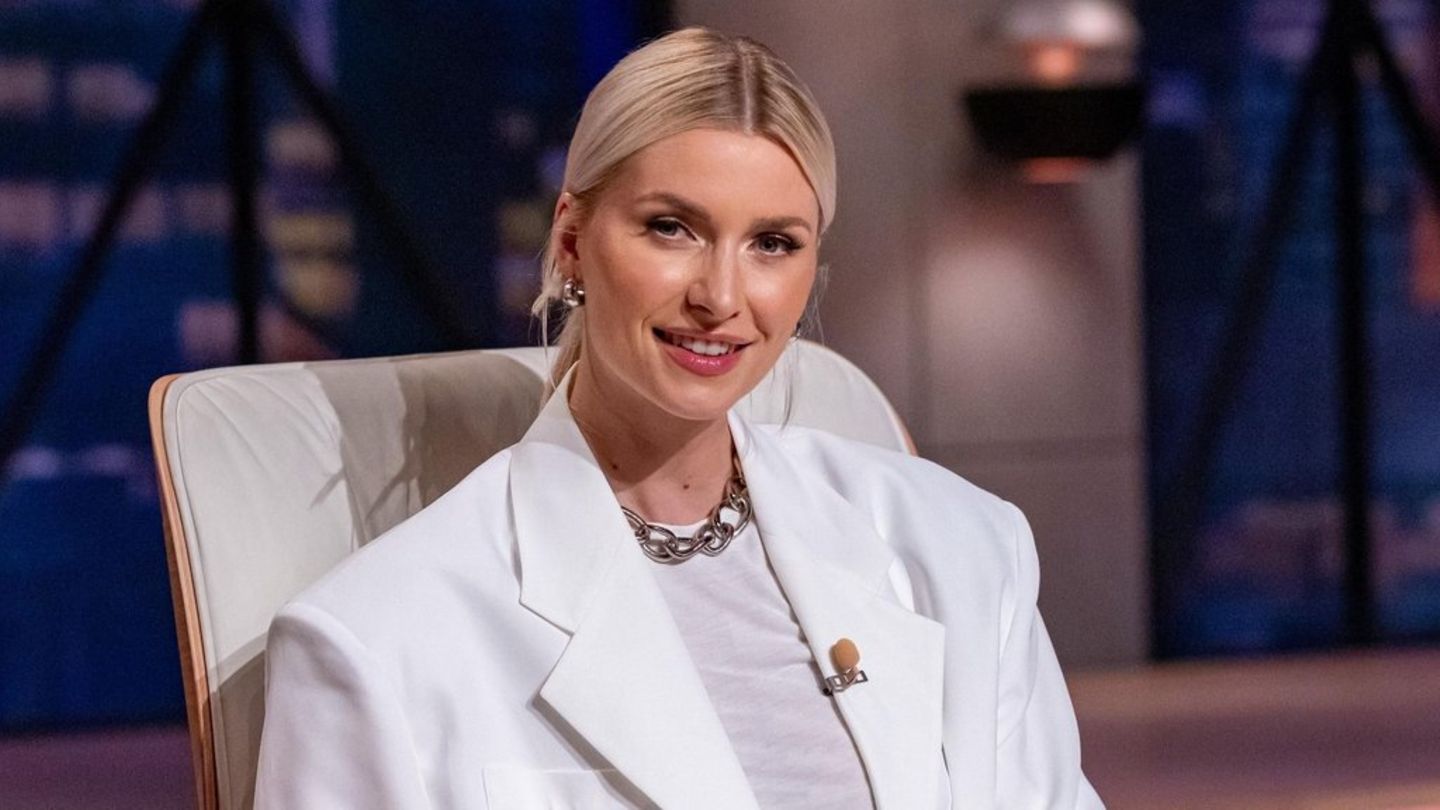 Lena Gercke nimmt für eine Folge Platz auf dem Investorenstuhl bei der VOX-Show "Die Höhle der Löwen".