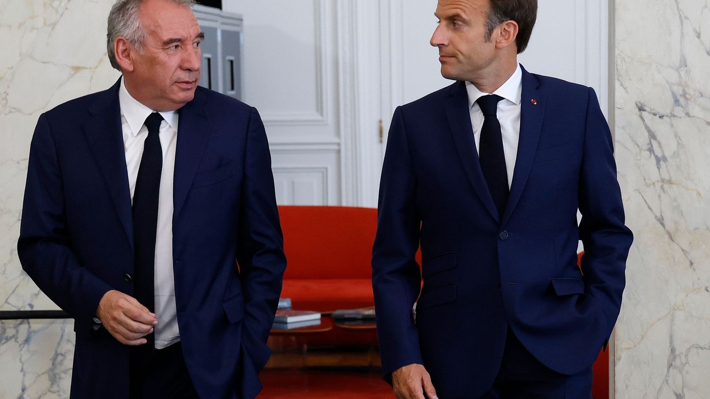 Nicht nur für den Premier auch für Macron ist es eine Schlappe. (Archivbild) Foto: Ludovic Marin/AFP POOL/AP/dpa