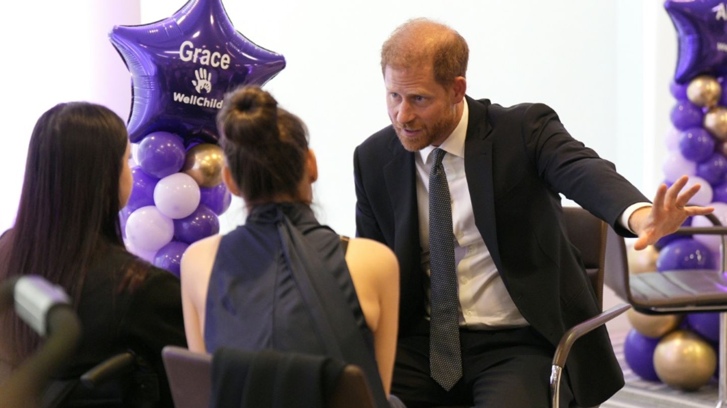 Harry im Gespräch mit Preisträgerin beim WellChild-Award