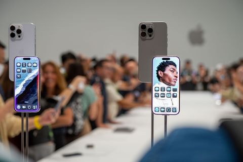 Vor genau einem Jahr stellte Apple die iPhone-16-Serie vor. (Archivbild) Foto: Andrej Sokolow/dpa