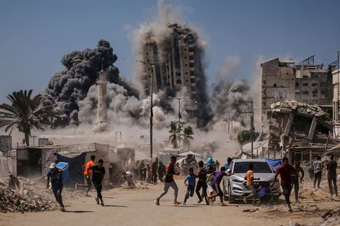 Israels Militär greift immer wieder Hochhäuser in Gaza-Stadt an