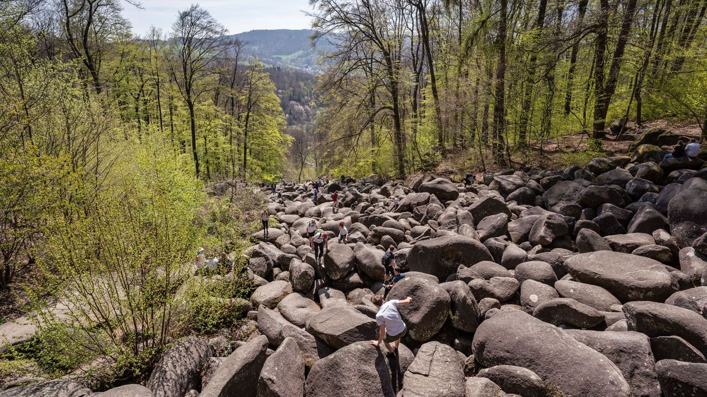 Das Felsenmeer gehört zum Geopark Bergstraße-Odenwald. (Archivbild) Foto: Frank Rumpenhorst/dpa