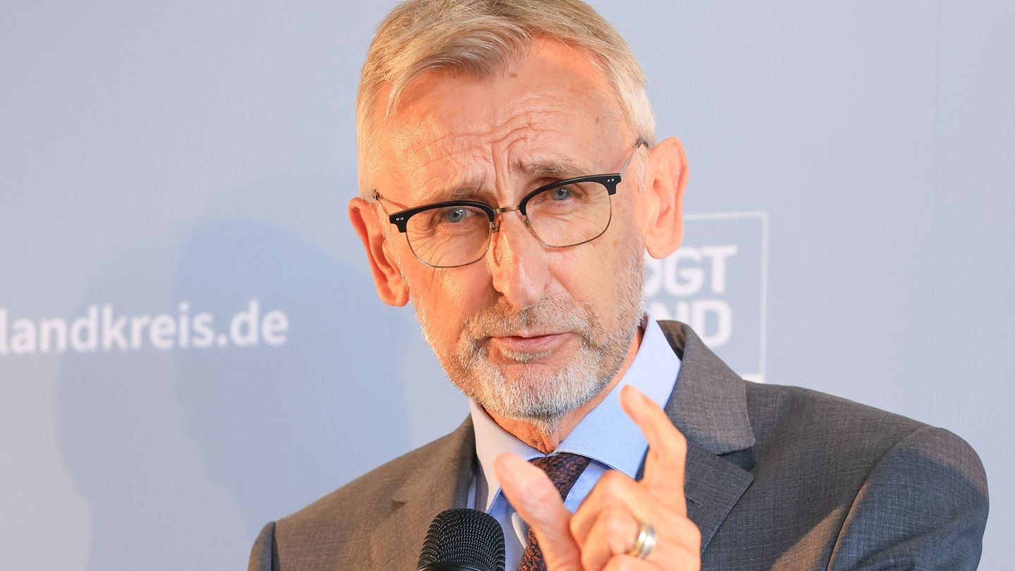 Sachsens Innenminister Armin Schuster (CDU) spricht angesichts der NSU-Morde von einem kompletten Systemversagen. (Archivbild) F