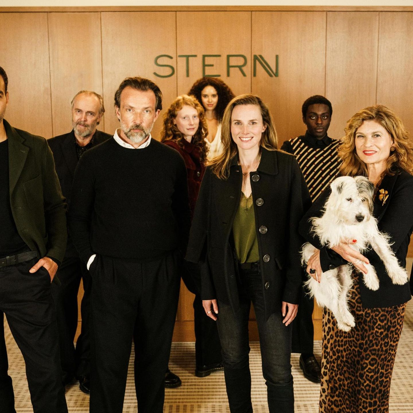 Uydagi qizda tugaydi Ogil bolalar pornosini sikadi