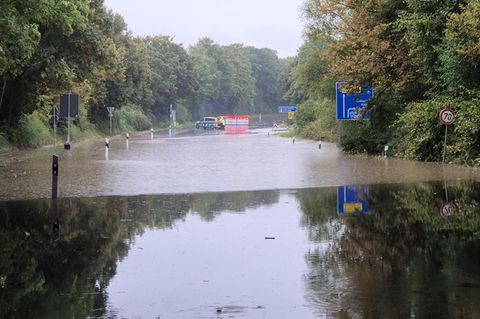 Eine Unterführung in Bedburg, NRW; ist mit Wasser vollgelaufen