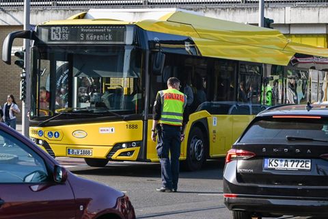 Wegen des Stromausfalls in Teilen Berlins muss die Polizei den Verkehr regeln