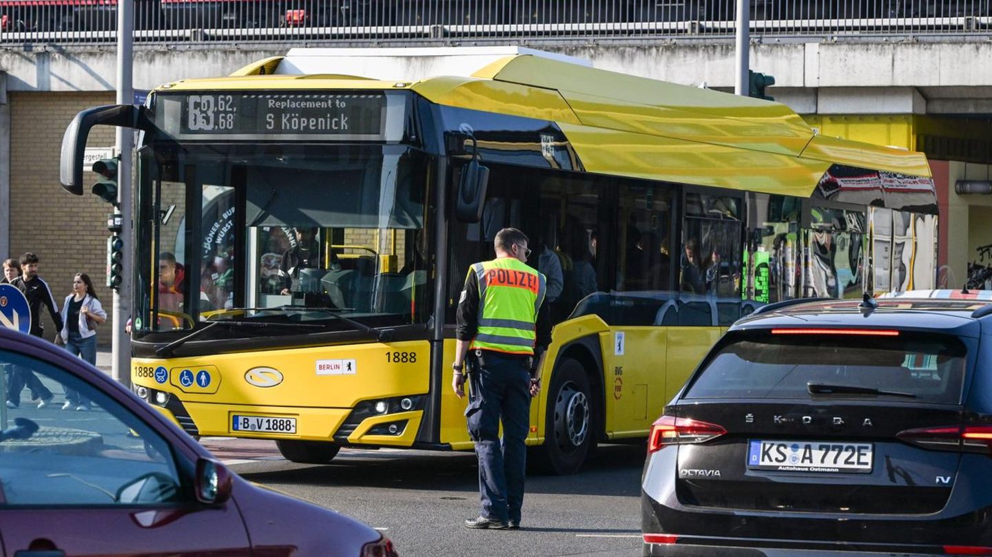 Zehntausende betroffen: Stromausfall legt Teile Berlins lahm – Polizei vermutet Brandanschlag