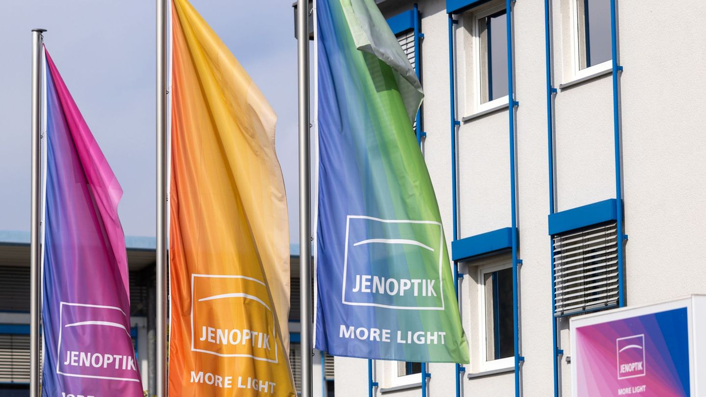 Jenoptik investiert in Jena. Foto: Michael Reichel/dpa