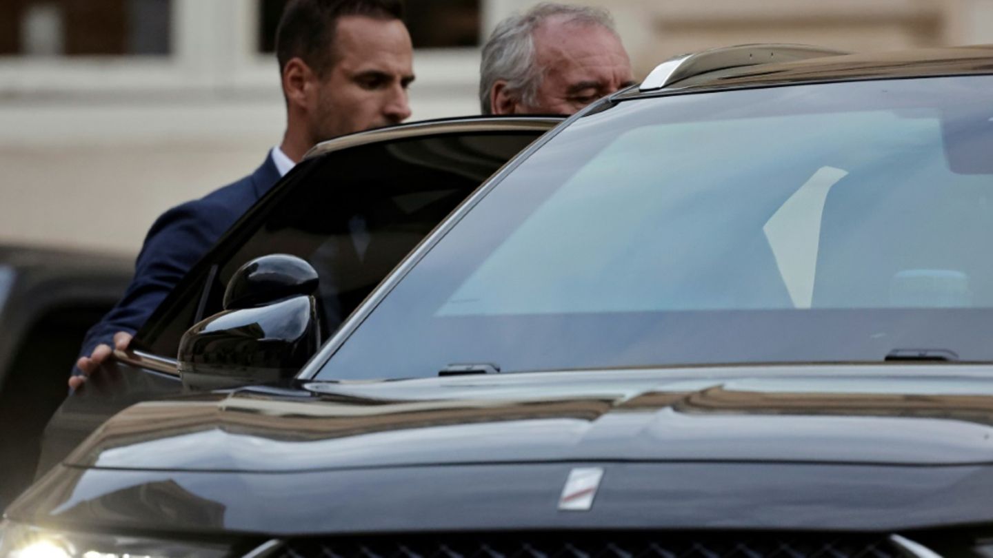 Bayrou nach der verlorenen Vertrauensabstimmung am Montag