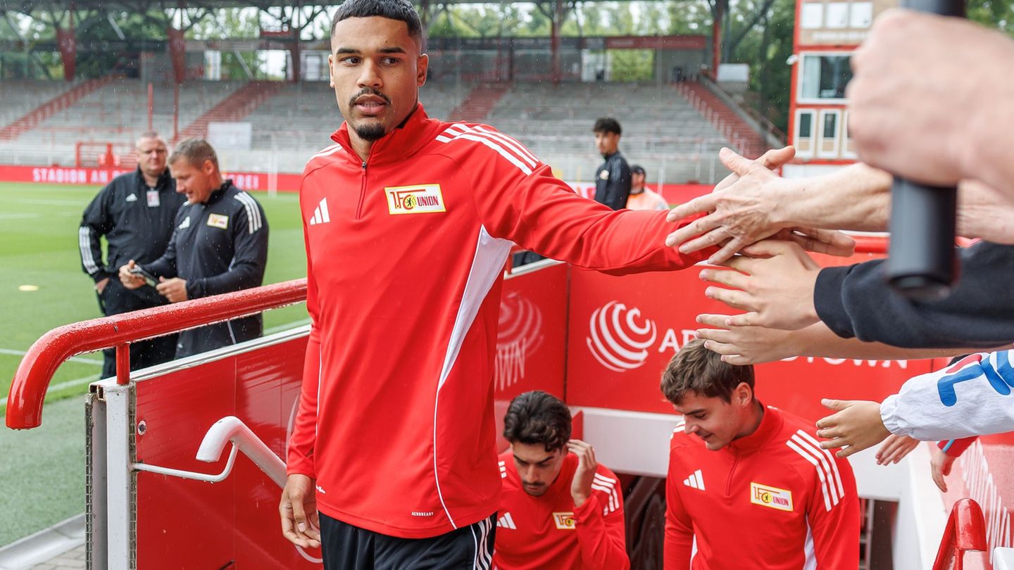 Danilho Doekhi lässt seine Zukunft bei Union Berlin offen. Foto: Andreas Gora/dpa