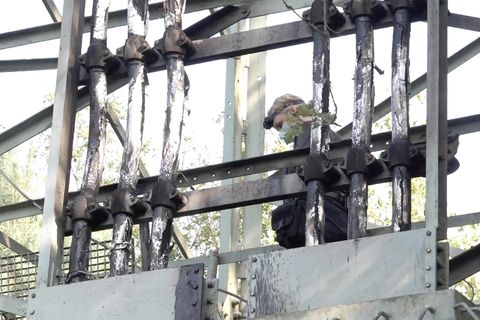 Stromausfall in Berlin: Video zeigt verbrannten Strommmast