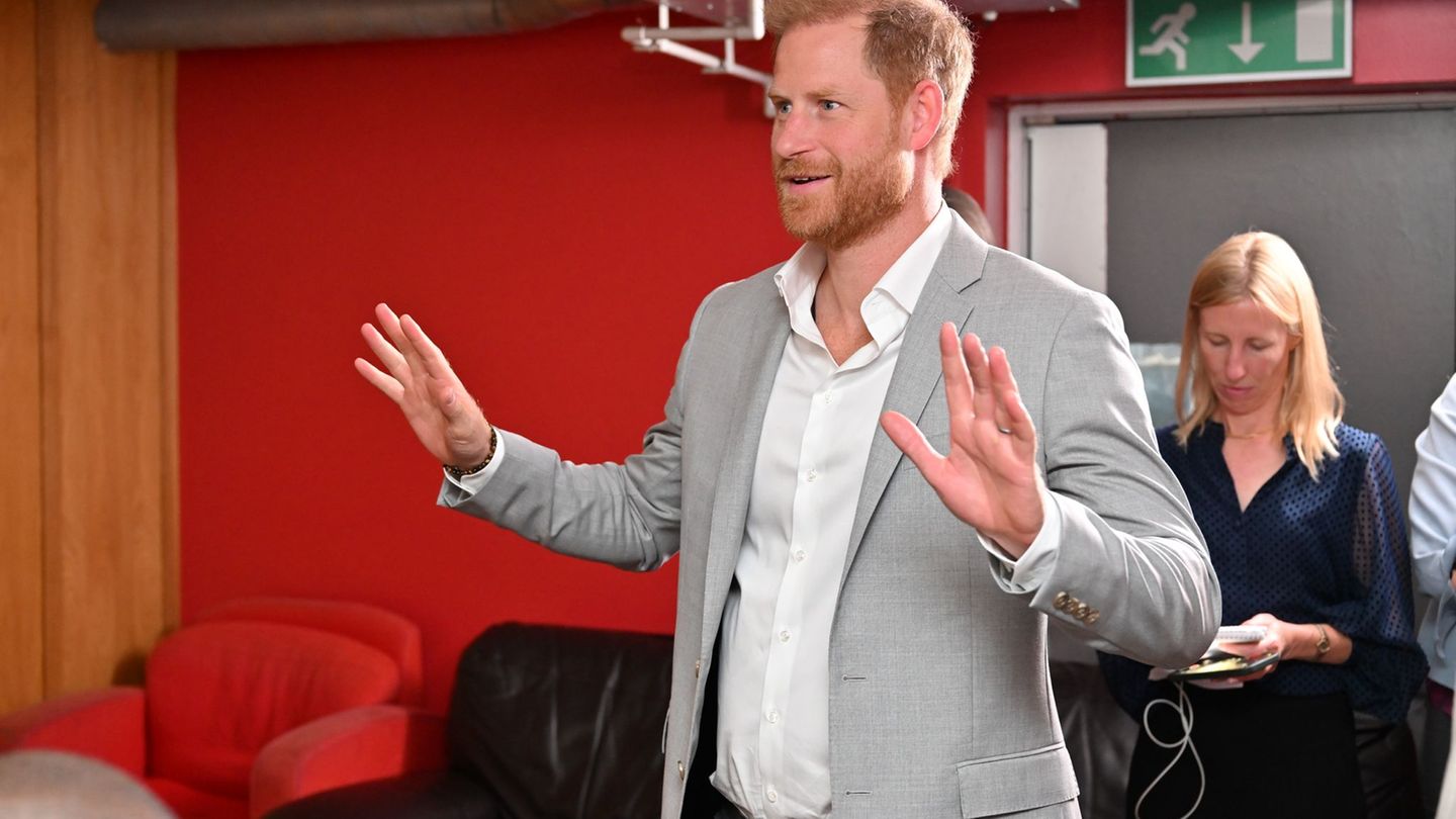 Prinz Harry ist zu Besuch in Nottingham. Foto: Paul Grover/Daily Telegraph/PA Wire/dpa