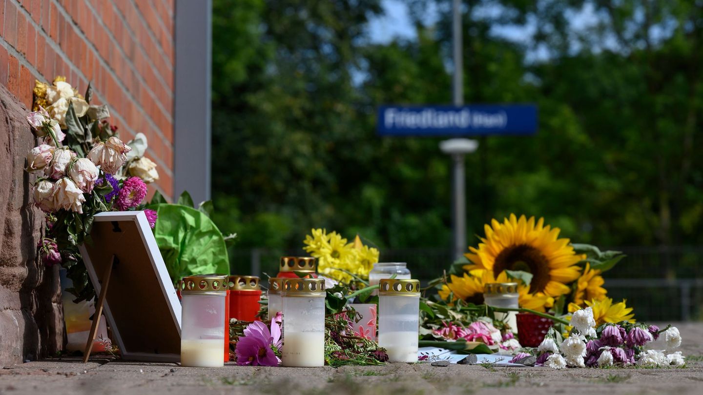 Ein 31 Jahre alter abgelehnter Asylbewerber soll am Bahnhof Friedland eine 16-Jährige in den Tod gestoßen haben. (Archivbild) Fo